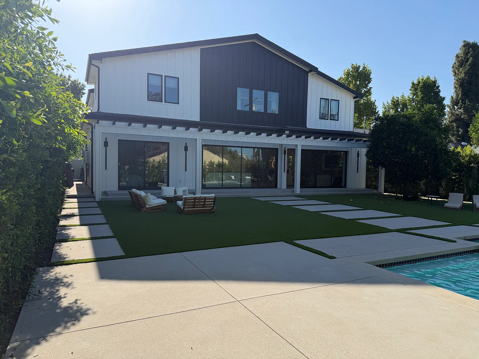 7 bed, 4730 sqft, $18,950 — Photo 4