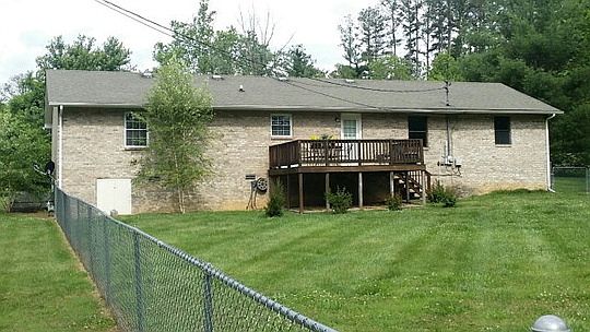 2nd image of 1001 McGregor Ln