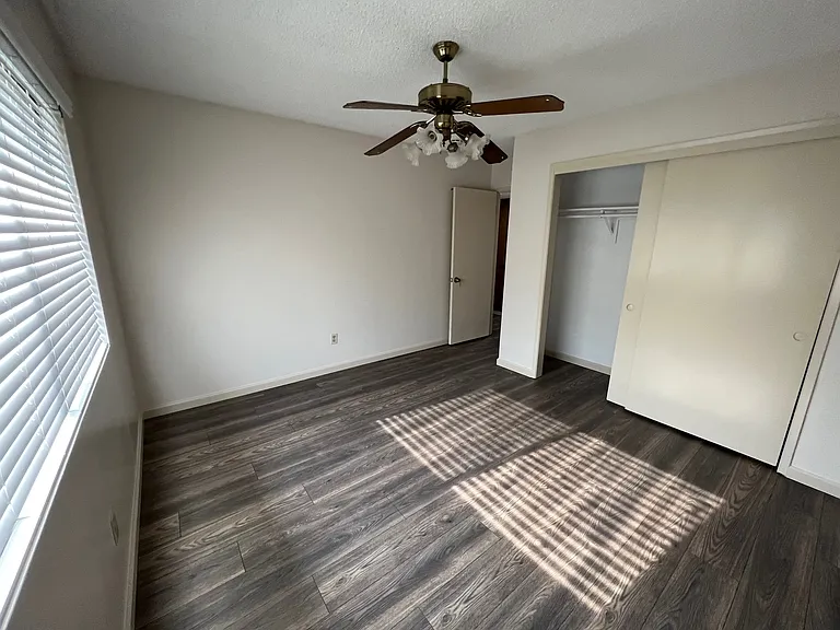 7200 Bennington Way — Photo 12
