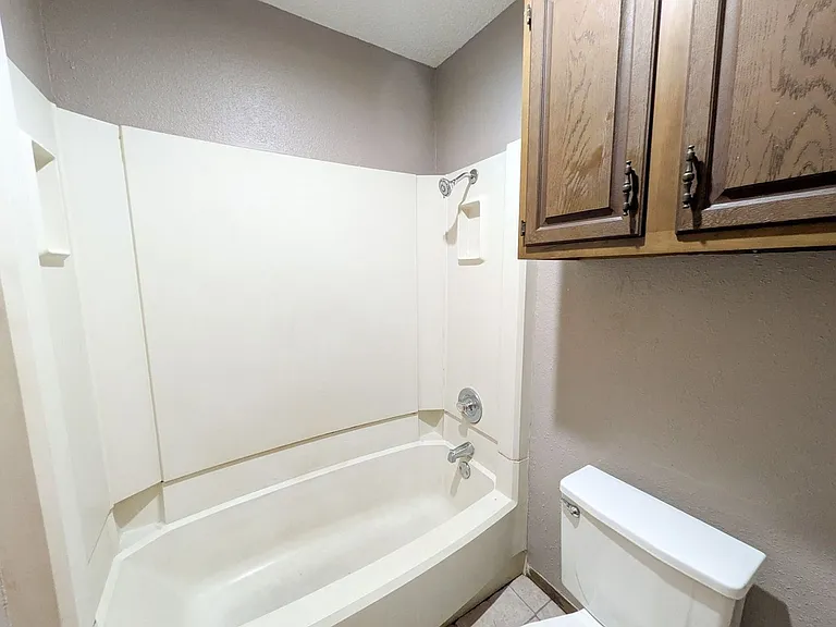 Laurel Square Townhomes — Photo 13