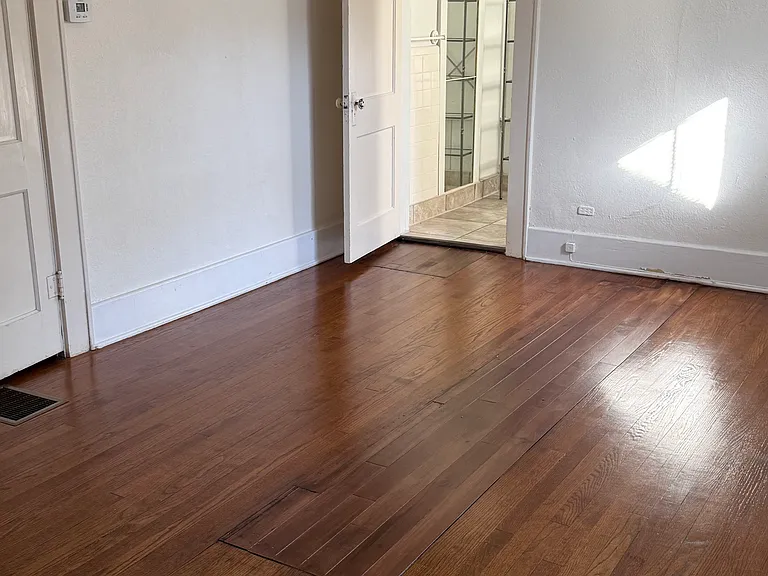 1401 E Jefferson St #4 — Photo 17