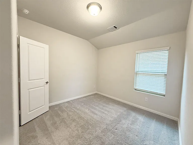 1909 Canyon Ln — Photo 16