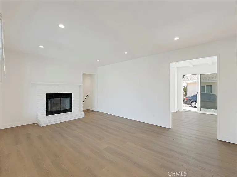 22222 Vanowen St — Photo 4