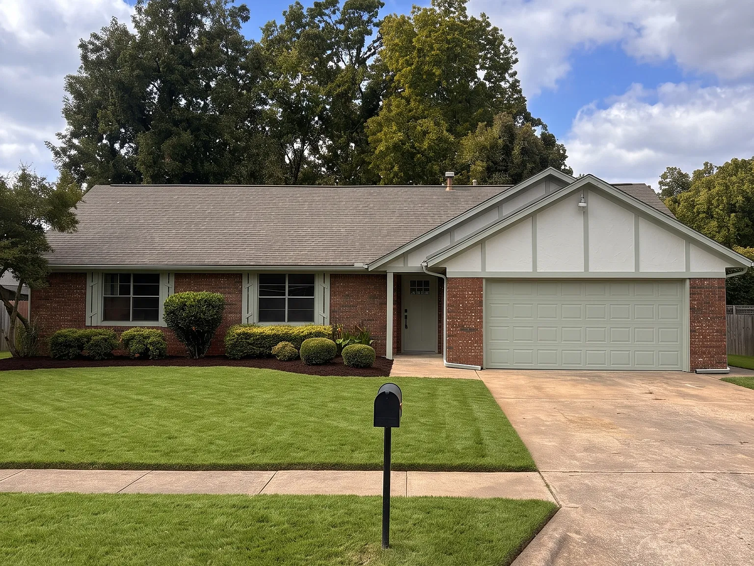 3 bed, 1767 sqft, $2,195 — Photo 1