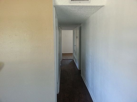3rd image of 1502 E Tate St