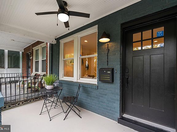 2nd image of 1711 Lang Pl NE