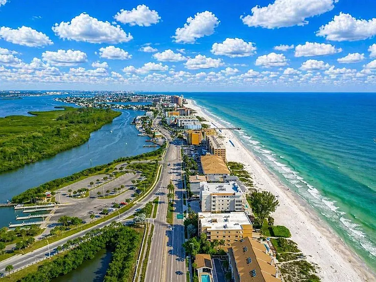 18650 Gulf Blvd #305 — Photo 73