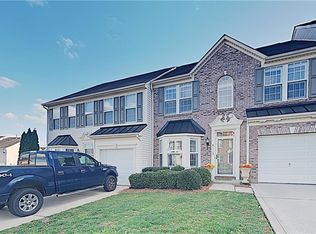 6001 Boathouse Ln, Cramerton, NC 28032
