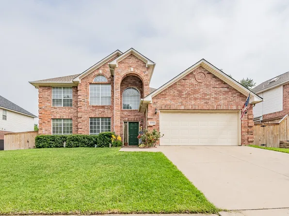 5001 Cedar River Trl, Fort Worth, TX 76137