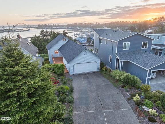 2nd image of 850 SE Crescent Pl