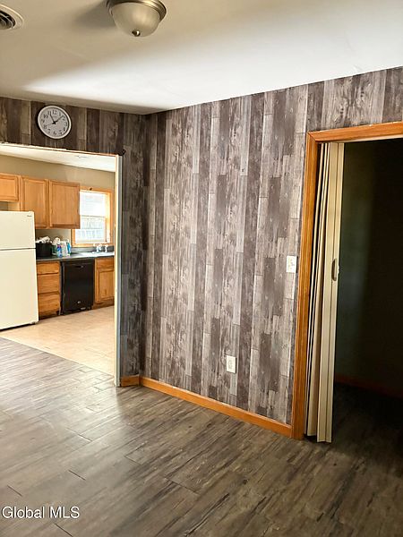4th image of 134 Bunker Hill Road
