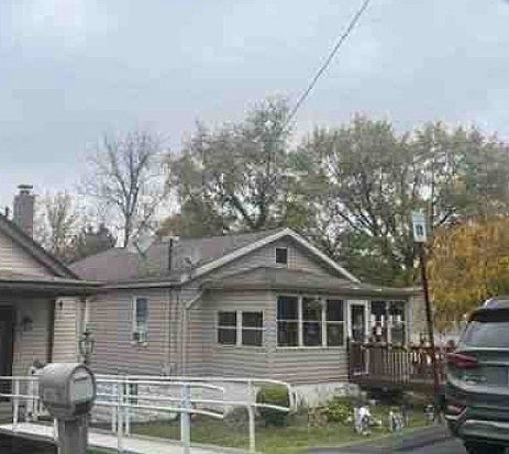 2nd image of 3807 Alice Ave
