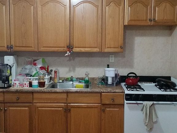 4th image of 2057 47th St