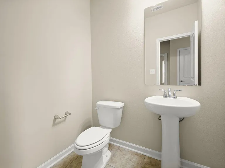 39405 Legacy Lake Dr — Photo 17