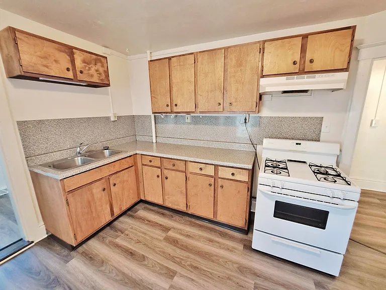 118 S Franklin St — Photo 8
