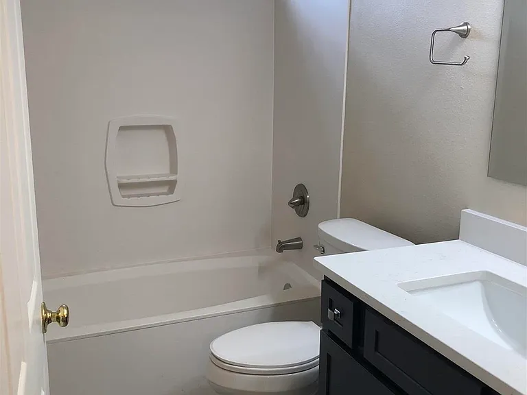1044 Woodlore Cir — Photo 10