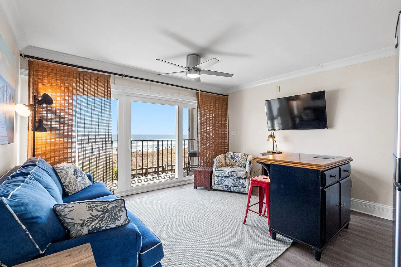 1 bed, 1.0 bath, 473 sqft, $3,979 — Photo 3
