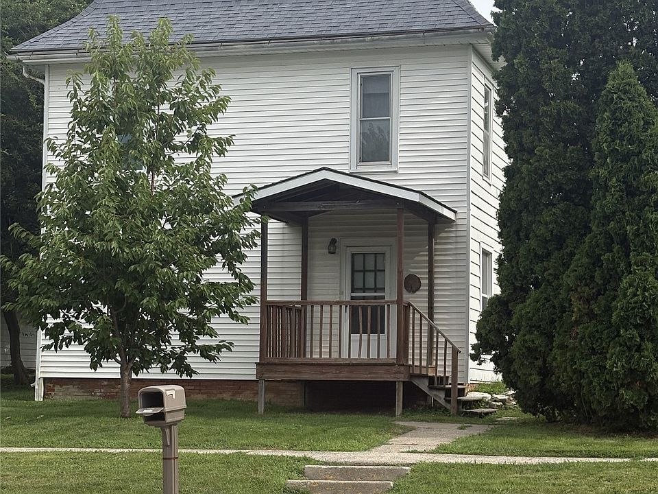 1st image of 114 W Oak St