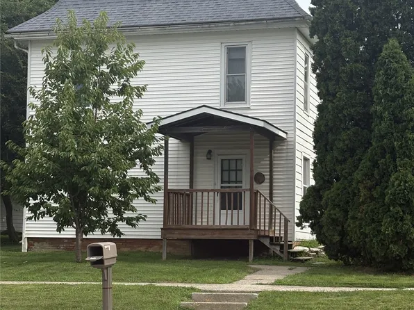 114 W Oak St, North English, IA 52316