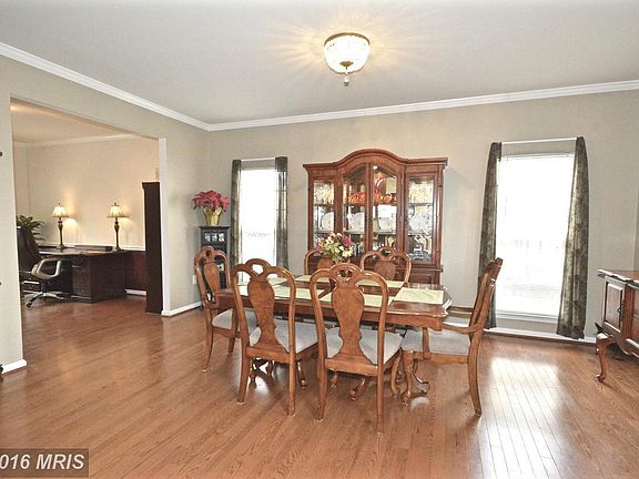 3rd image of 11114 S Windsor Ct