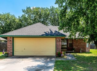 24965 S Eastwood Dr, Claremore, OK 74019