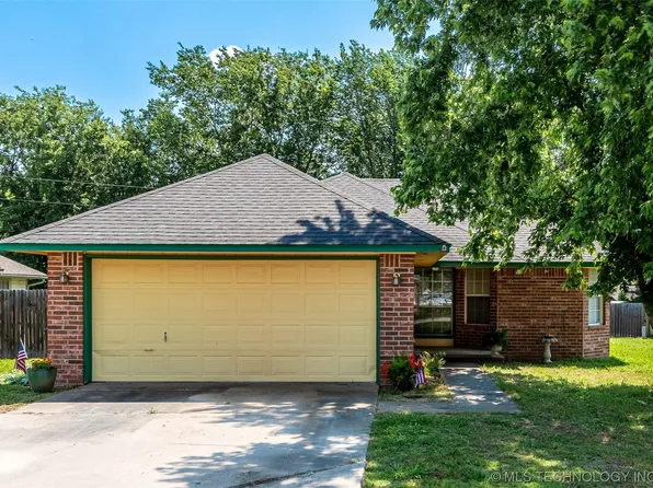 24965 S Eastwood Dr, Claremore, OK 74019