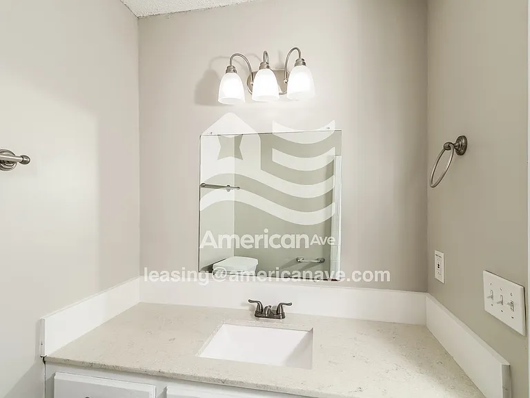 6620_008_wm_-_main_bathroom_13231779.jpg