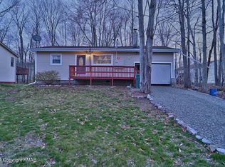 8233 Natures Dr, Tobyhanna, PA