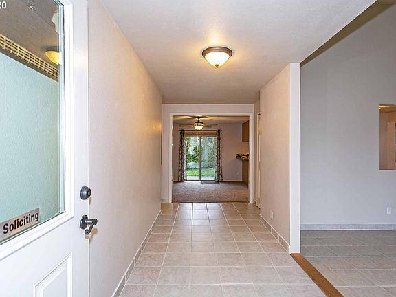 3rd image of 2475 SE Willow Dr