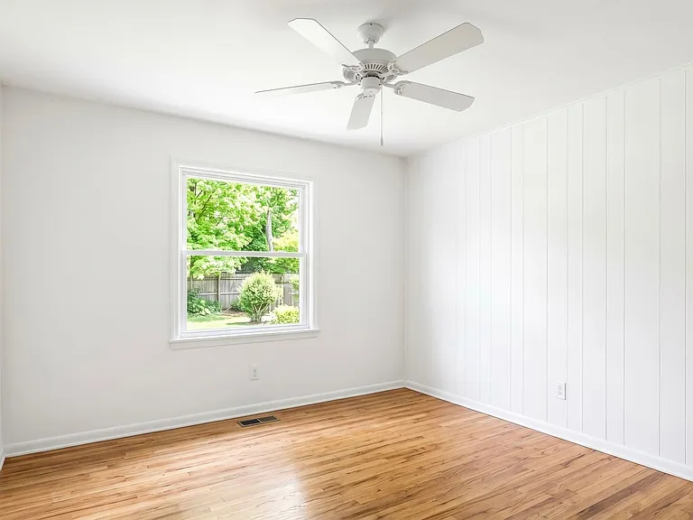 656 Evelyn Ct — Photo 11