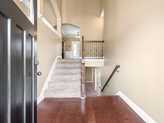 2nd image of 713 Evergreen Ct