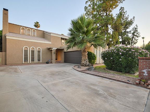 2nd image of 939 E Driftwood Dr