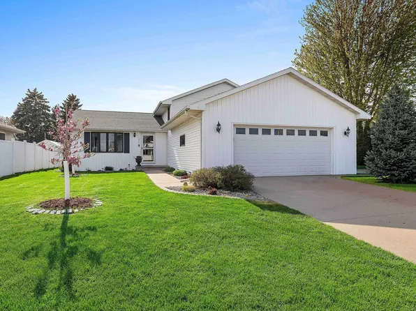 3861 Cobblestone Ct, Oshkosh, WI 54901