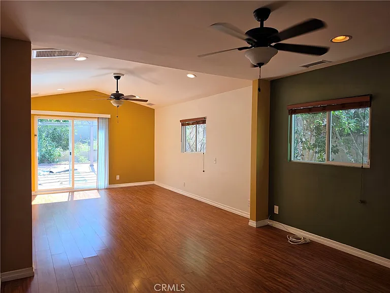 5446 Irondale Ave — Photo 17