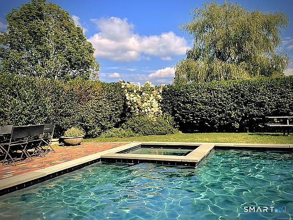 4th image of 187 Old Mount Tom Rd