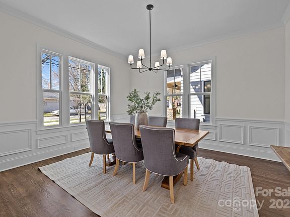 5th image of 1828 Haines St