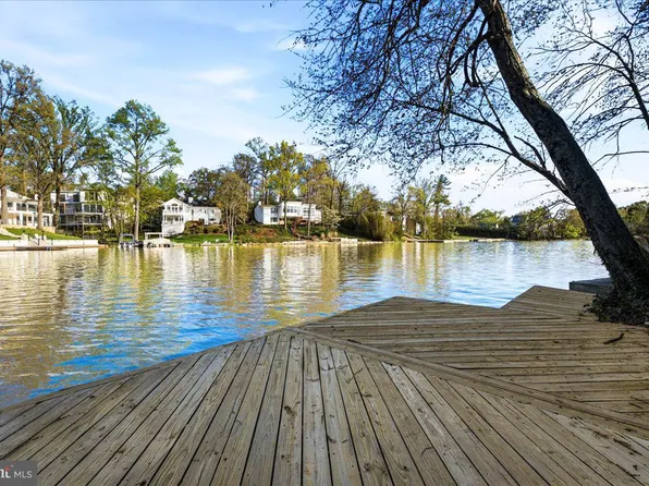 6114 Beachway Dr, Falls Church, VA 22041