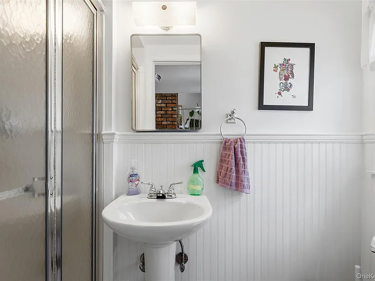 20 Walnut St — Photo 16