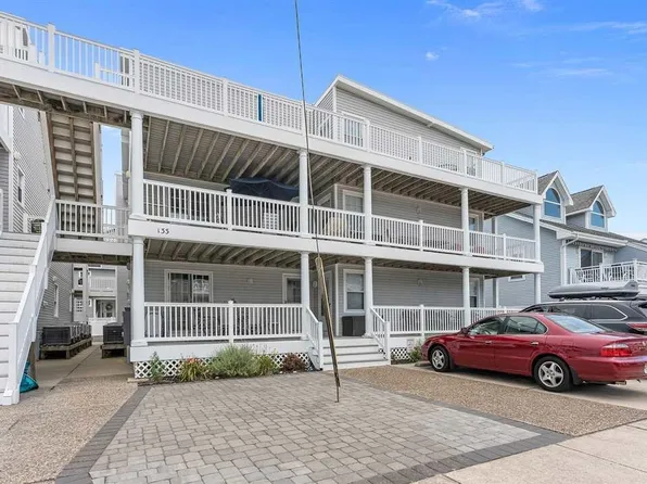 135 65th St APT 12, Sea Isle City, NJ 08243