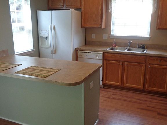 4th image of 7908 Shadow Oak Dr