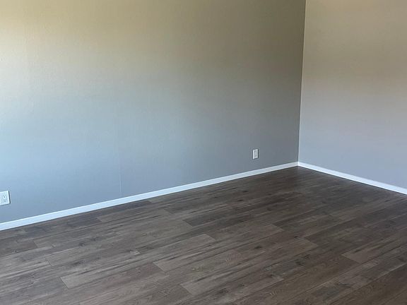 4th image of 119 Maple Ave #2