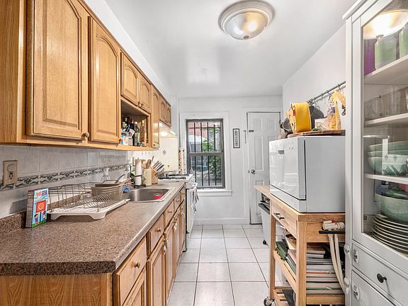 4th image of 217 Cumberland St #Mf