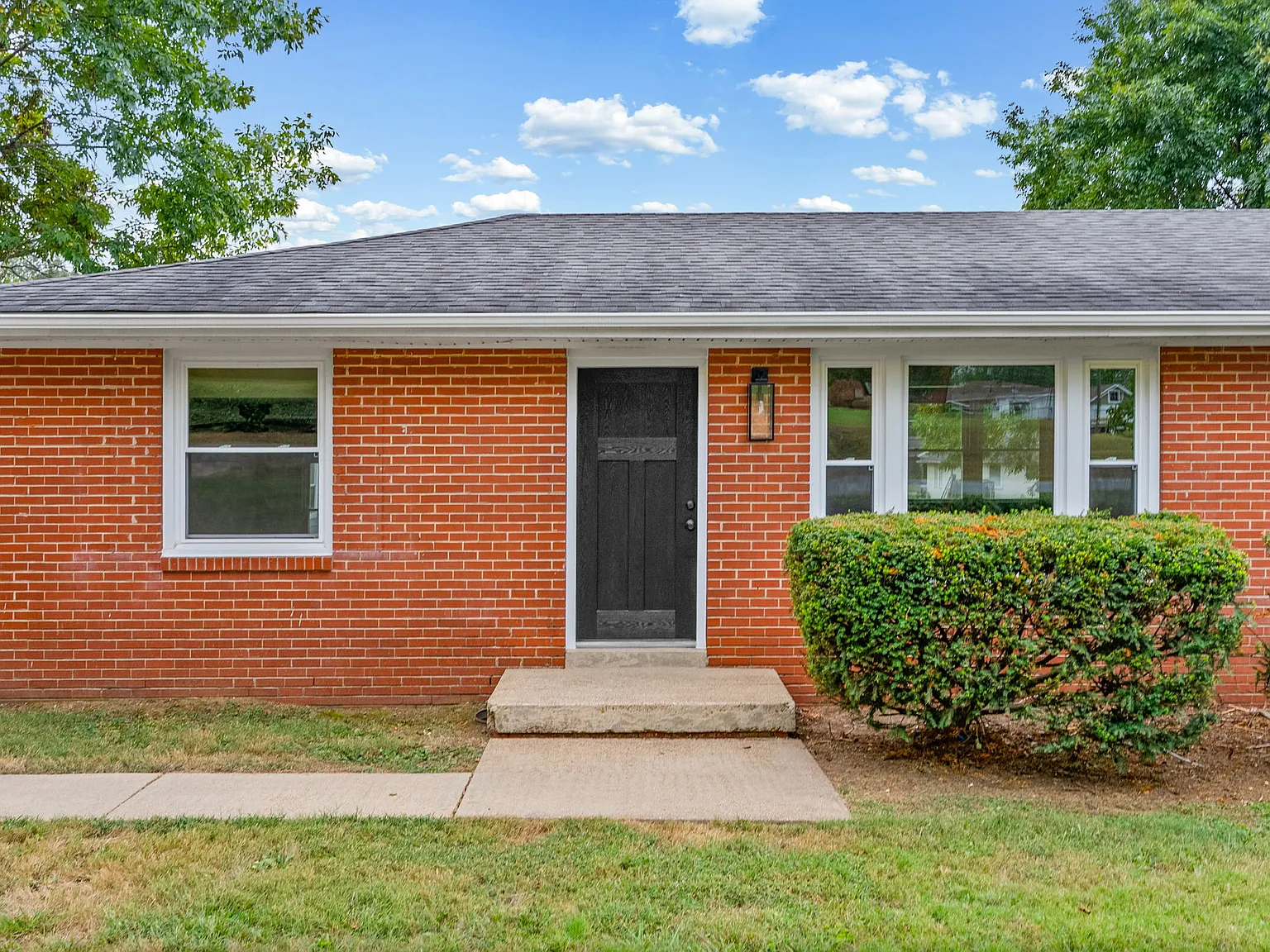 3 bed, 1525 sqft, $1,800 — Photo 2