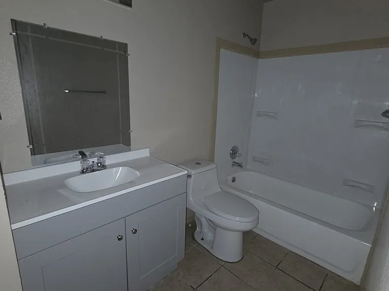 2219 E Travis St #206 — Photo 5