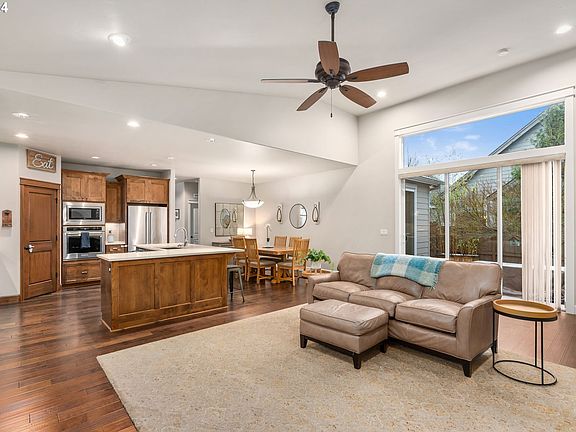 4th image of 2852 SE Waibel Dr