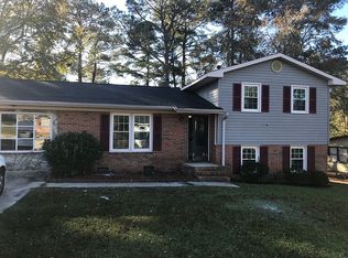 6111 Sabine Dr, Fayetteville, NC 28303