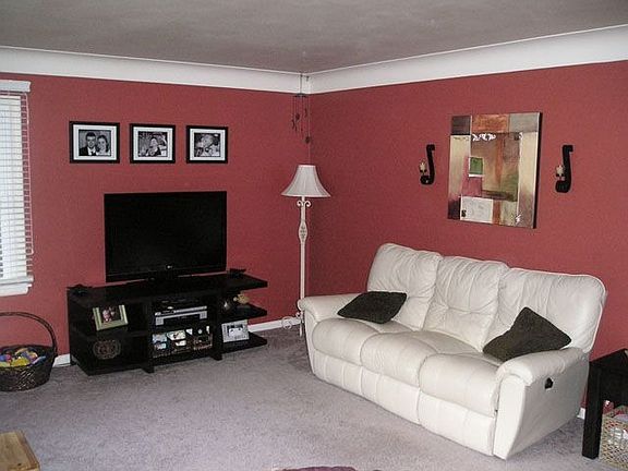 2nd image of 829 Lynn Ave
