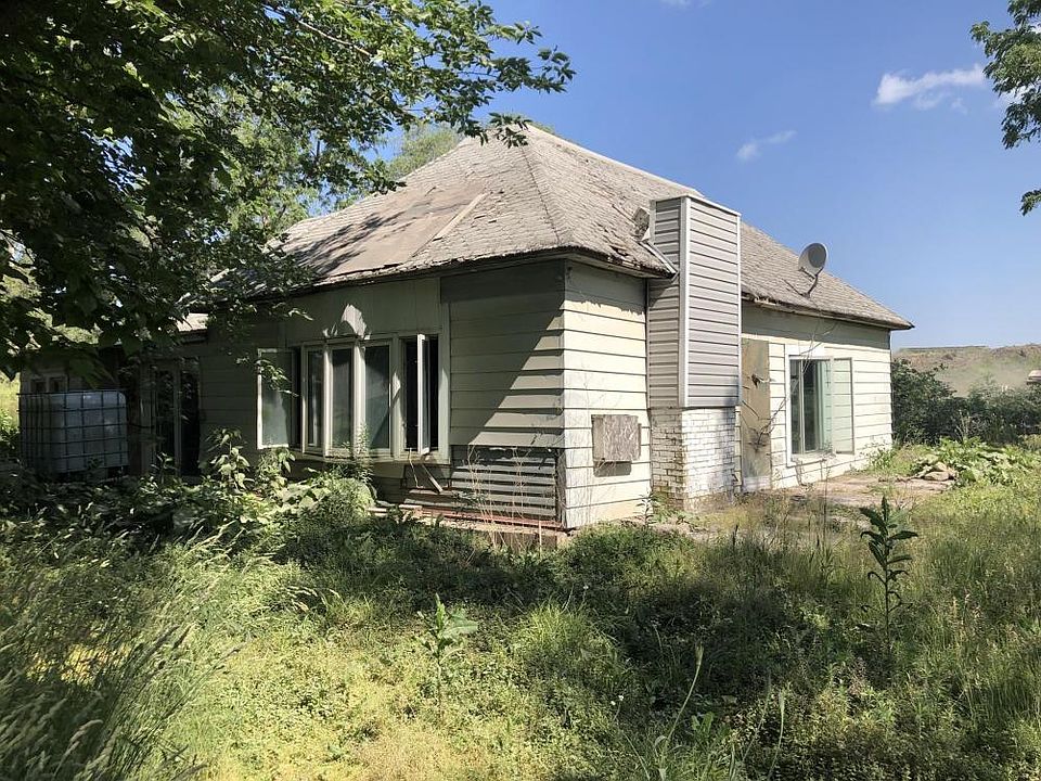Southeast view of the house