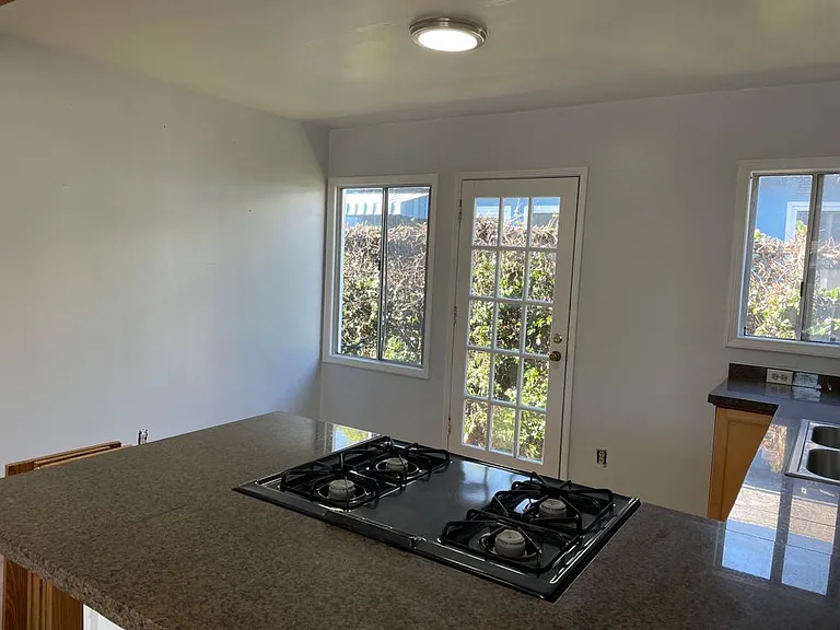 1398 Curtis St — Photo 15
