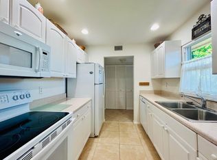 16 Golfs Edge APT F, West Palm Beach, FL 33417